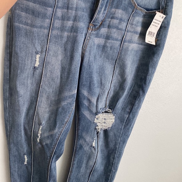 Recycled denim jeans, High Rise, slim leg, tags attached - Picture 2 of 8